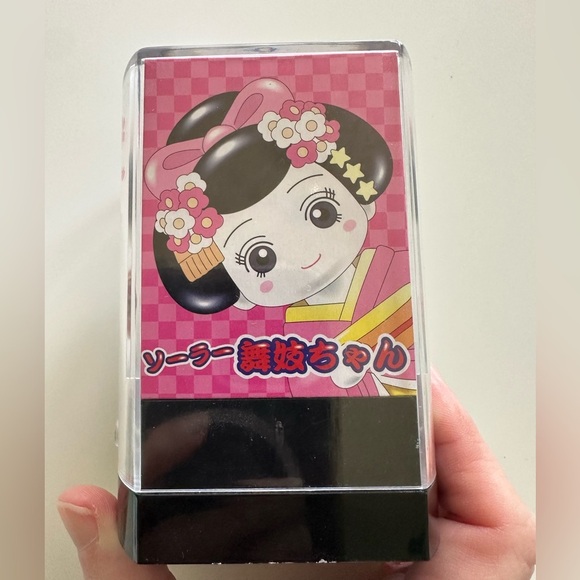 Solar Powered Maiko-Chan Bobble Head Figure Pink Kimono Cherry Blossoms Japan - Picture 3 of 5